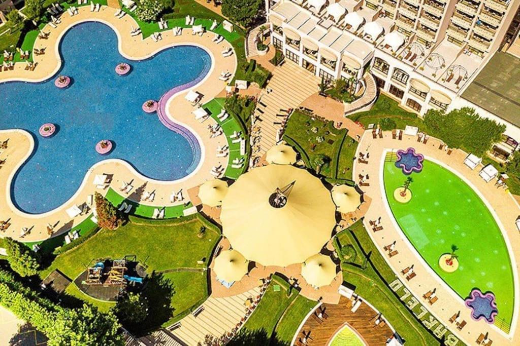 Cozy Apartment In Barcelo Royal Beach Hotel ***** Slăntjev Brjag Exteriör bild