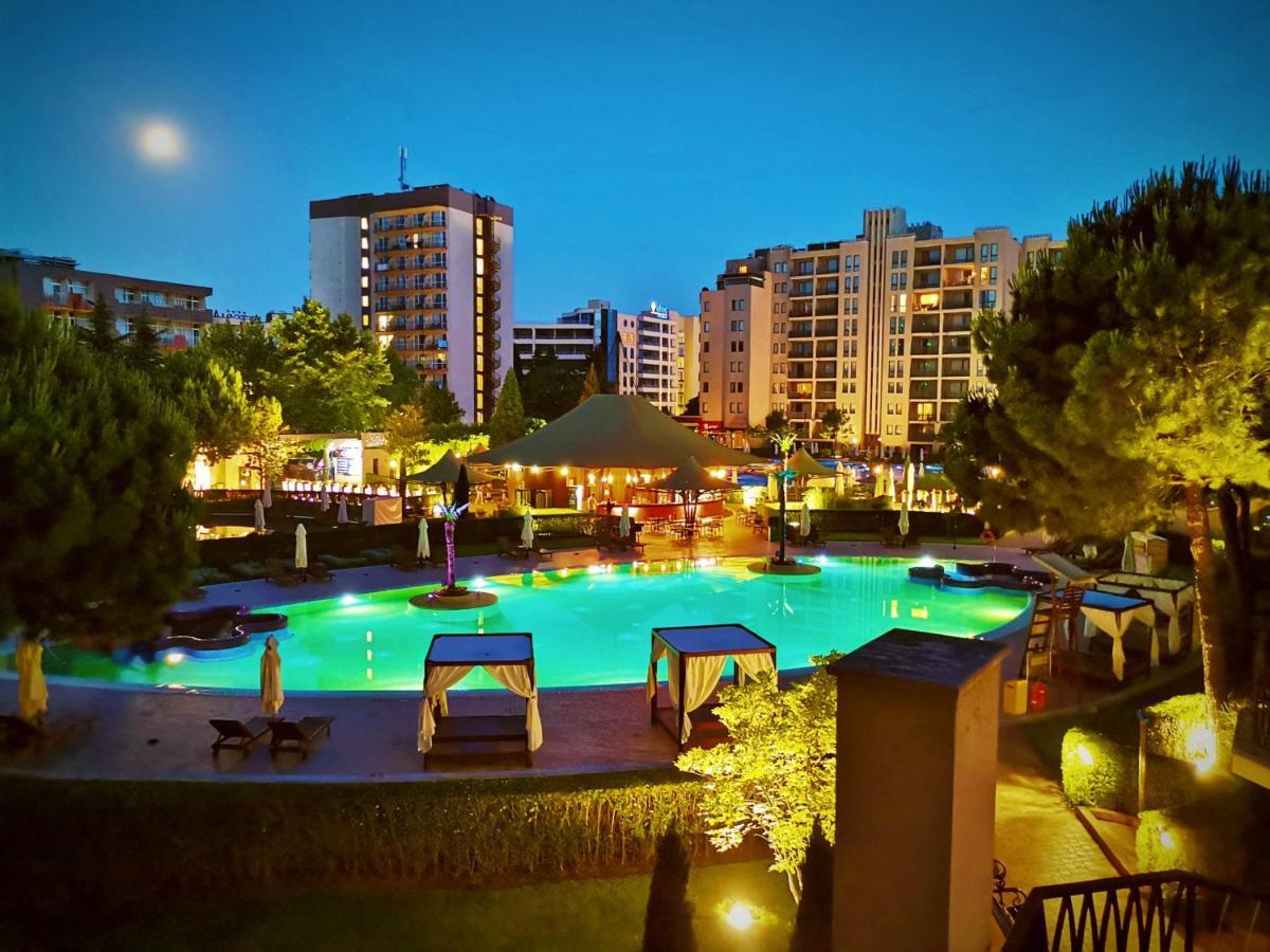 Cozy Apartment In Barcelo Royal Beach Hotel ***** Slăntjev Brjag Exteriör bild