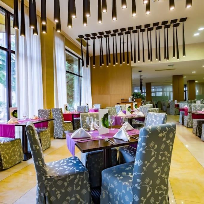 Cozy Apartment In Barcelo Royal Beach Hotel ***** Slăntjev Brjag Exteriör bild