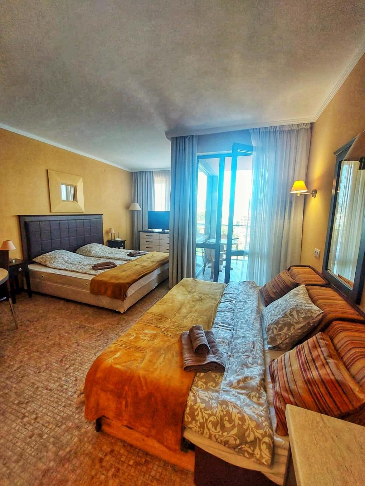 Cozy Apartment In Barcelo Royal Beach Hotel ***** Slăntjev Brjag Exteriör bild